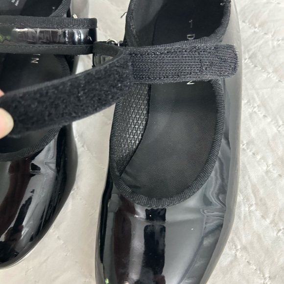 Danskin Glossy Black Kids Dance/Tap Shoes - Picture 5 of 5